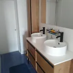 Dans Maison Avec Parking *