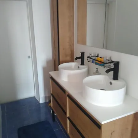 Dans Maison Avec Parking *