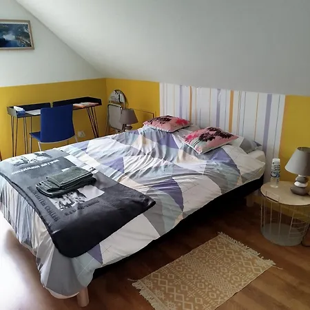 Rouge Dans Maison Avec Parking Cluses