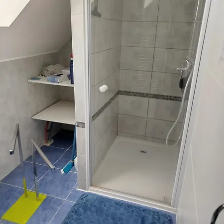 Dans Maison Avec Parking *