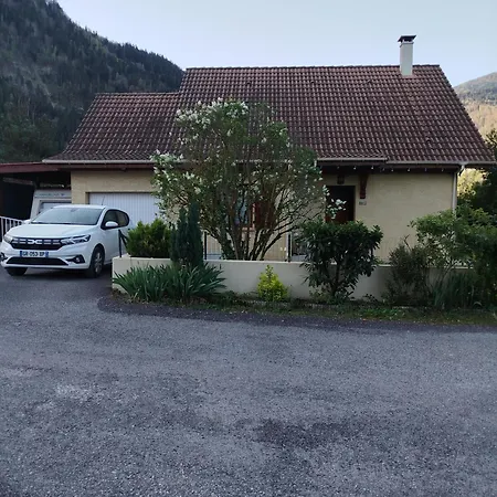 Dans Maison Avec Parking Bed & Breakfast