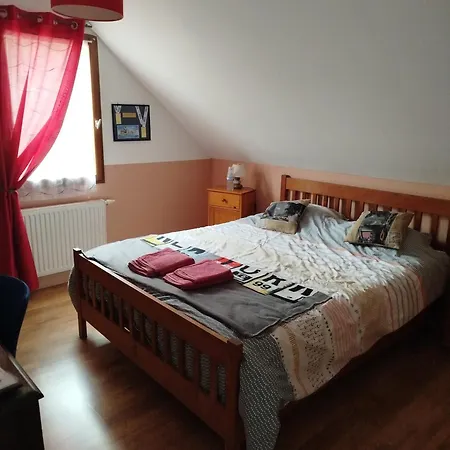 Rouge Dans Maison Avec Parking Bed & Breakfast