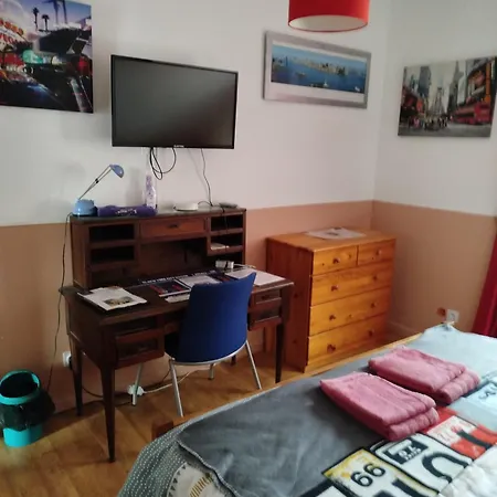 Bed & Breakfast Rouge Dans Maison Avec Parking *