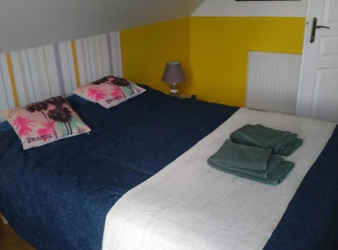Dans Maison Avec Parking 克吕斯